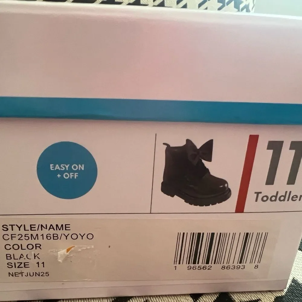 Carter's Yoyo Bow Accent Boot-Size 11